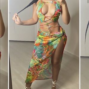 Two piece tropical set